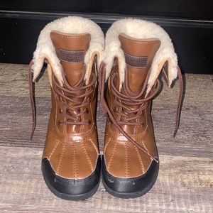 Ugg Australia Kids Adirondack boots Size 3